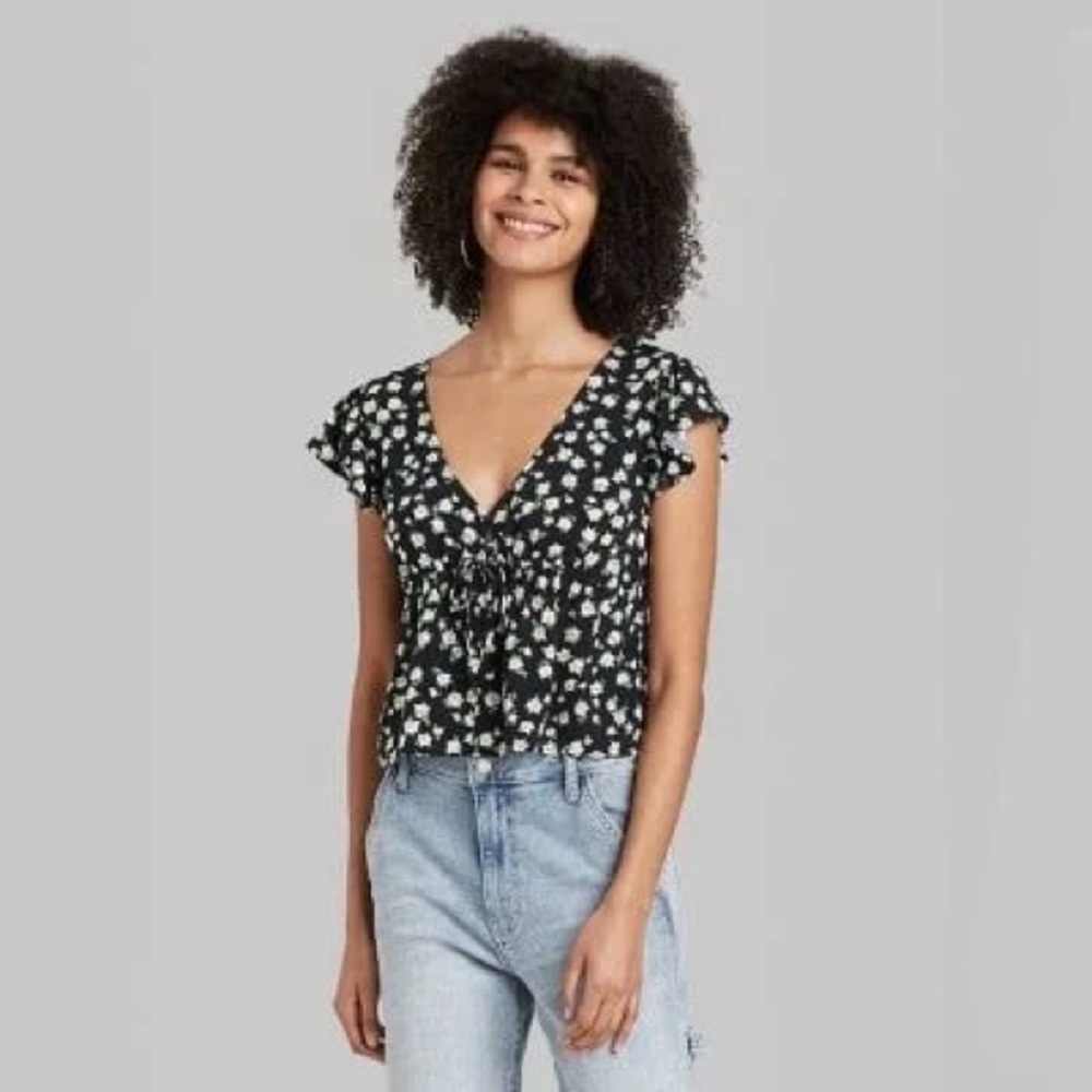 💕WILD FABLE💕 V-Neck Tie Front Fly Away Top